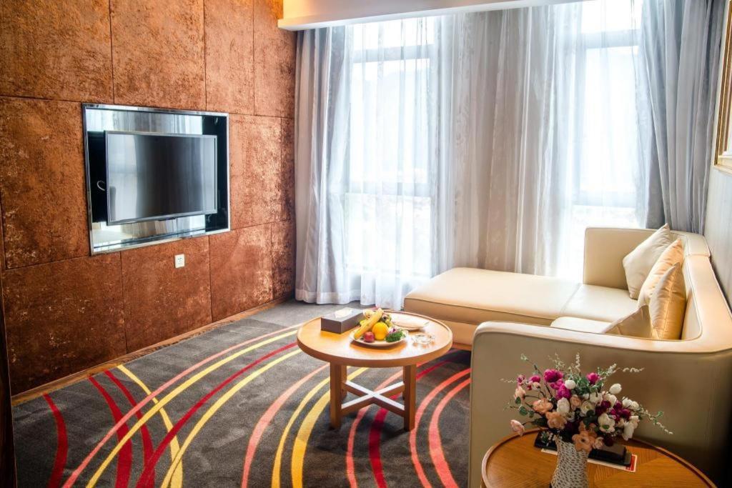 Ramada Plaza Huizhou East Hotel Exterior photo